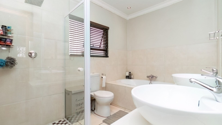 4 Bedroom Property for Sale in Boschdal North West